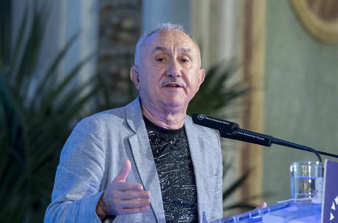 El secretario general de UGT, Pepe Álvarez, interviene durante un desayuno informativo organizado por Nueva Economía Fórum, en el Real Casino Gran Círculo de Madrid, a 18 de junio de 2024, en Madrid (España).