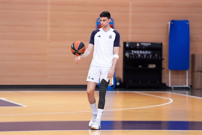 Carlos Alocén durante un entrenamiento con el Real Madrid