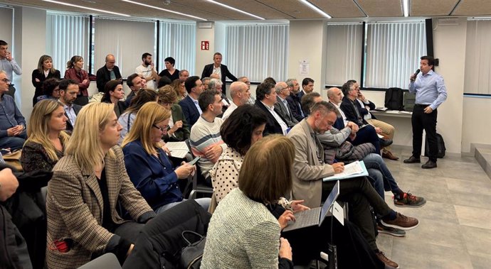 El consejero Irujo, durante la presentación del contexto y metodología de la elaboración de la ley.