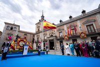 Almeida ensalza la labor de Felipe VI para la convivencia en España y como símbolo de permanencia de la Constitución