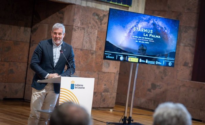 El presidente de Canarias, Fernando Clavijo, presenta la próxima edición del Festival Starmus, que tendrá lugar en La Palma en abril de 2025