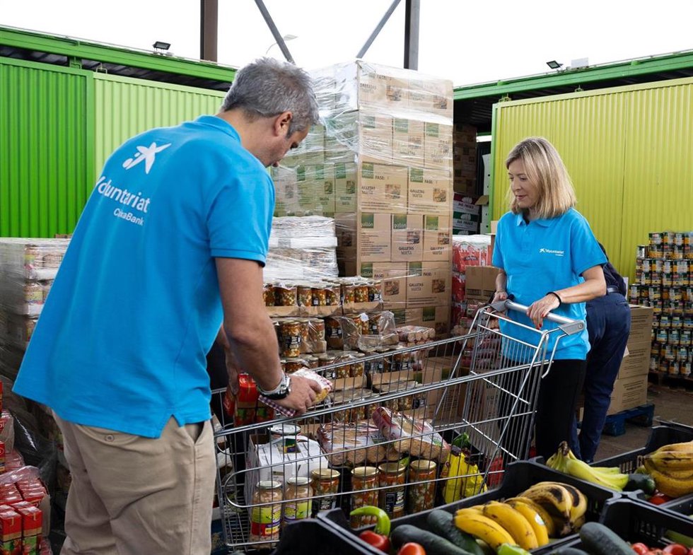 Repartos de alimentos con la Fundación Mont-i-Sion Solidria