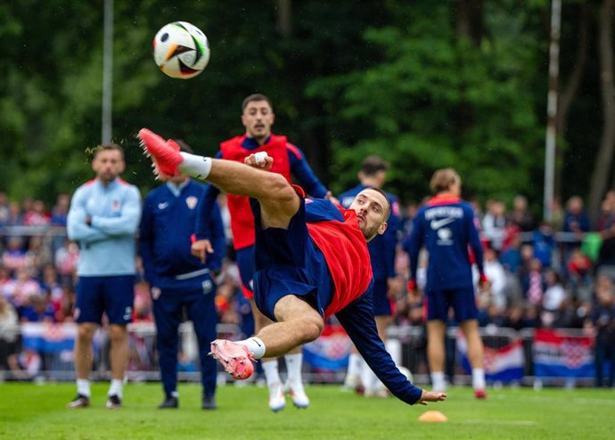 El centrocampista croata Nikola Vlasic durante un entrenamiento con su selección en la Eurocopa de Alemania