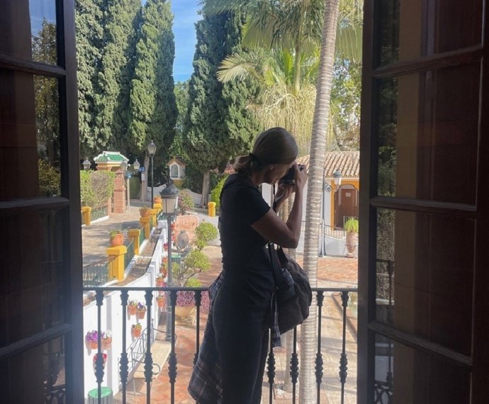 La colaboración con periodistas y medios es fundamental para mostrar los atractivos del destino.