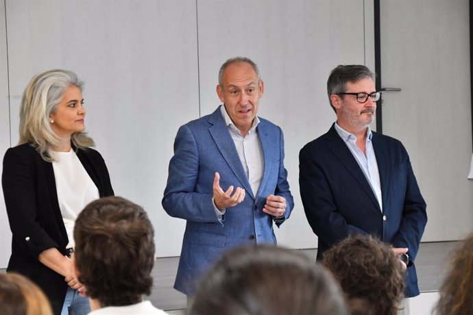 El alcalde de Tomares, José María Soriano, en la inauguración del programa 'Operaciones de Gestión Administrativa'.