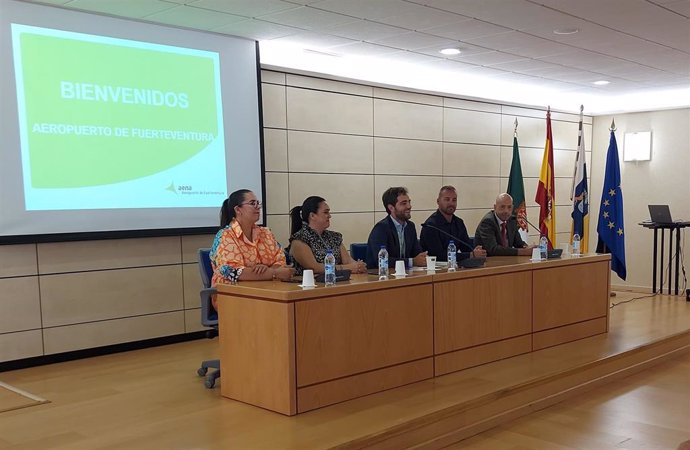 El Aeropuerto de Fuerteventura entrega los premios de su XXV Programa de Actividades Escolares