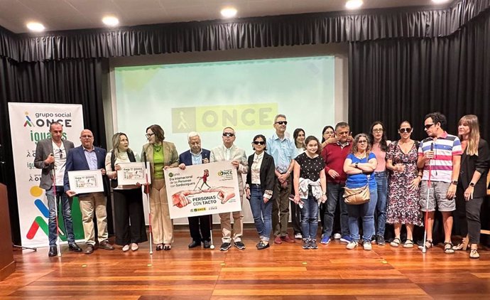 Presentación de la imagen de los cinco millones de cupones que la ONCE dedica al Día Internacional de las Personas con Sordoceguera