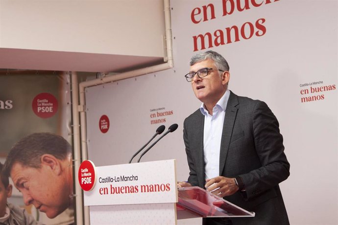 Ángel Tomás Godoy en rueda de prensa.