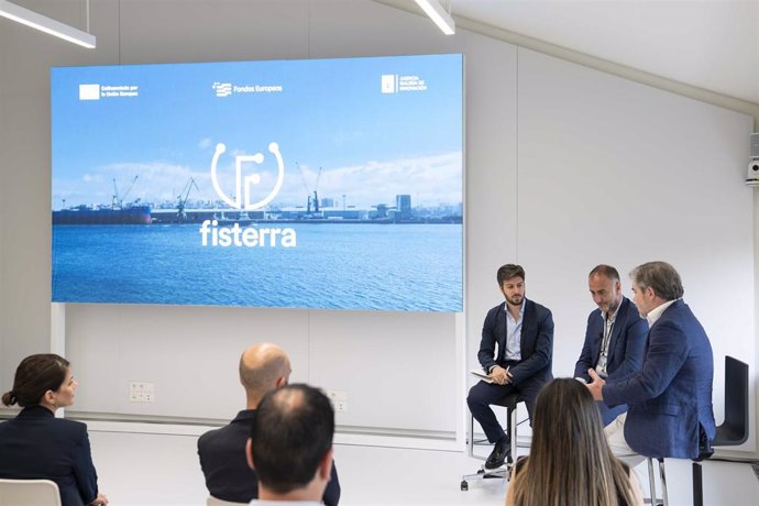 Adrián Capelán, Víctor Alonso y Daniel Villanueva, este lunes durante la presentación del Proyecto Fisterra en la sede de Norvento. En Lugo, a 18 de junio de 2024.