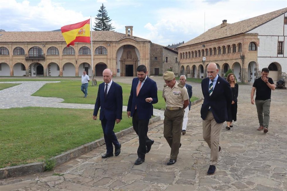 El vicepresidente primero del Gobierno de Aragón, Alejandro Nolasco, durante su visita este martes a Jaca.