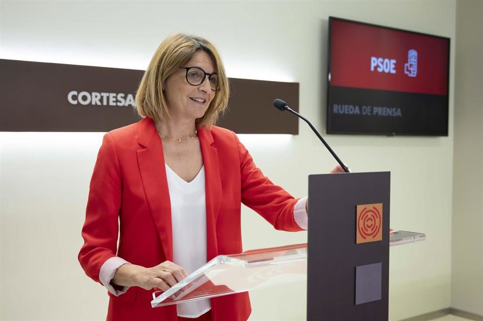 La portavoz portavoz socialista de Bienestar Social y Familia, Pilimar Zamora, en la presentación de su propuesta para la erradicación de la pobreza.