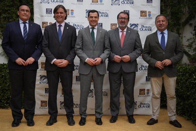 Clausura del curso de verano de la UPO 'Los Retos de la Sociedad Española ante los desafíos de la agenda social y económica'.