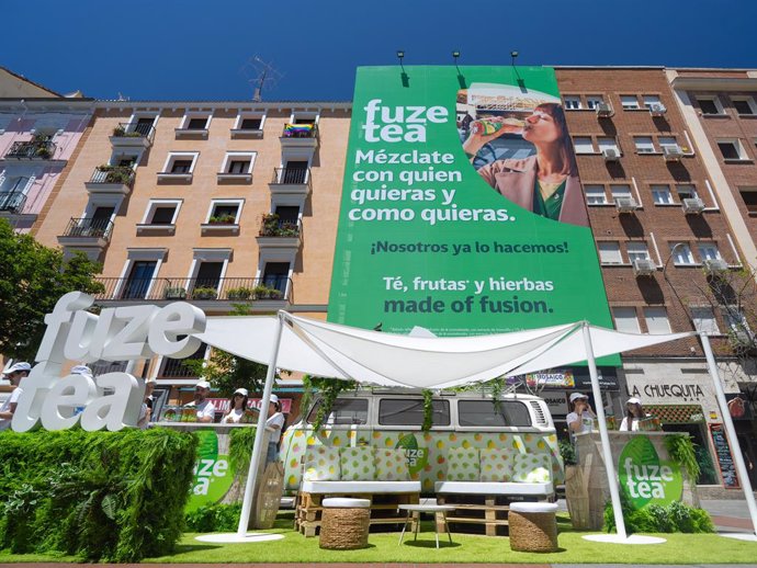 La furgoneta camperizada de Fuze Tea sale de gira por España