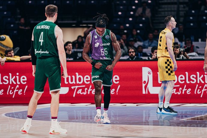 Archivo - Kendrick Perry celebra una canasta en el Lenovo Tenerife - Unicaja de la final de la FIBA Liga de Campeones 2024