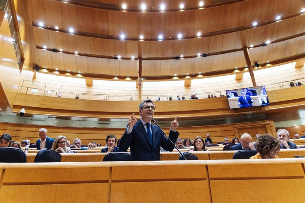 El ministro de la Presidencia, Justicia y Relaciones con las Cortes, Félix Bolaños, durante una sesión de control al Gobierno, en el Senado, a 18 de junio de 2024, en Madrid (España). El Gobierno se enfrenta a una sesión de control después de que la Jun