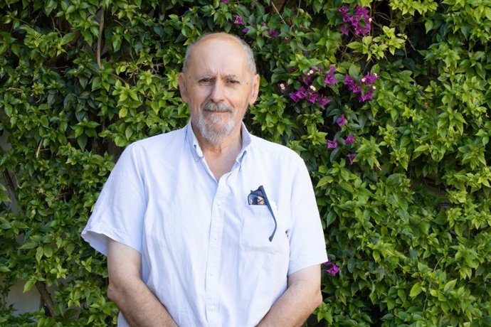 El profesor y director de la Cátedra de Estudios Barrocos Iberoamericanos, Fernando Quiles García, en los cursos de verano de la UPO en Carmona.