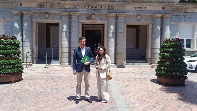 Los concejales de Vox en el Ayuntamiento de Huelva.