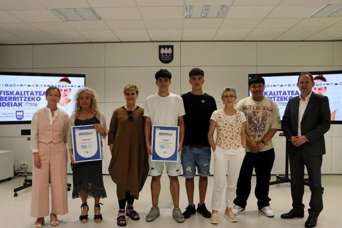 Premiados en el certamen que impulsa la Hacienda de Gipuzkoa.