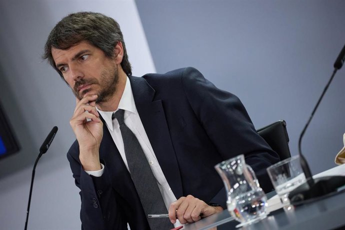 El ministro de Cultura, Ernest Urtasun, durante una rueda de prensa posterior a la reunión del Consejo de Ministros, en el Palacio de la Moncloa, a 11 de junio de 2024, en Madrid (España)
