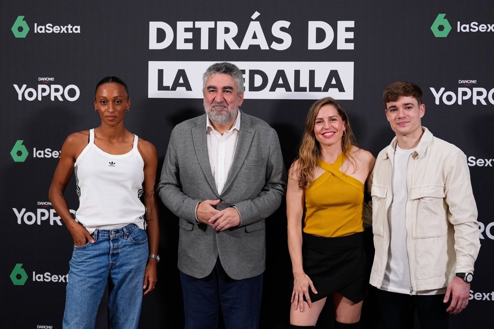 Ana Peleteiro, Jose Manuel Rodríguez Uribes, Sara Andrés y Joel Plata tras presentación de 'Detrás de la medalla'