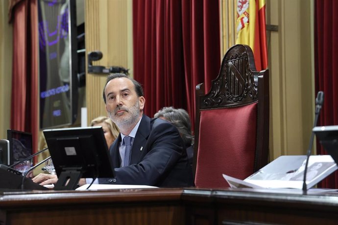 El presidente del Parlament, Gabriel Le Senne, durante una sesión plenaria, en el Parlament.