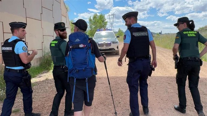 La Guardia Civil y la Gendarmería francesa velan por los peregrinos en la ruta jacobea a su paso por La Rioja