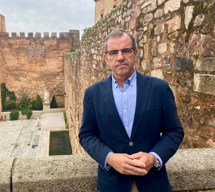 El portavoz de Vox en el Ayuntamiento de Cáceres, Eduardo Gutiérrez