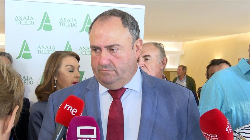 El consejero de Agricultura, Agua y Desarrollo Rural, Julián Martínez Lizán
