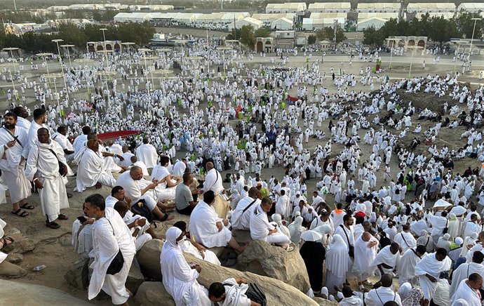 Cientos de musulmanes en el monte Arafat durante la peregrinación a La Meca, en Arabia Saudí (archivo)