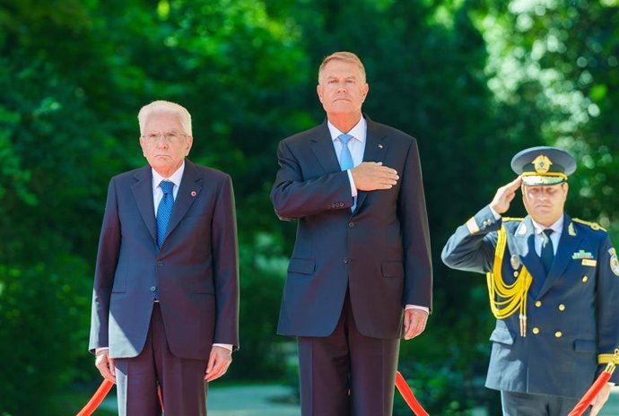 El presidente de Italia, Sergio Mattarella, y el presidente de Rumanía, Klaus Iohannis