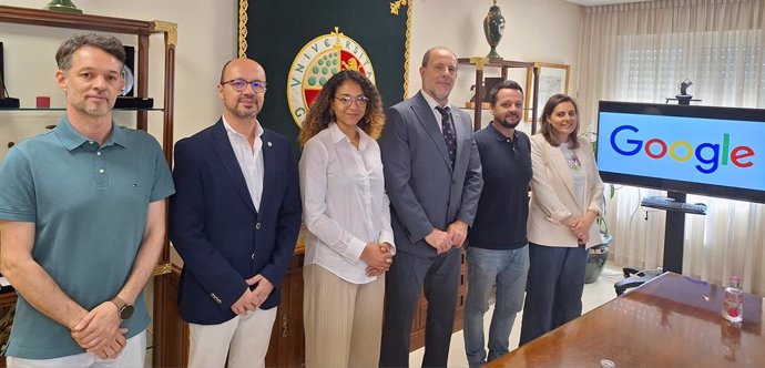 Representantes de la Universidad de Jaén y Google participantes en la reunión.