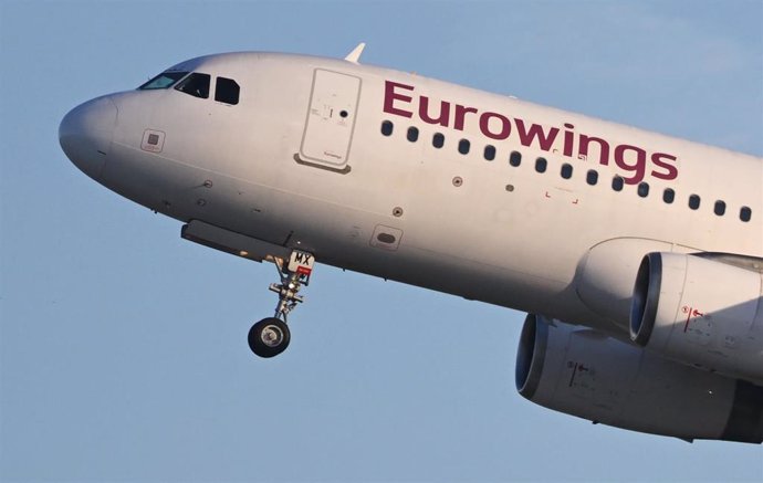 Archivo - Un avión de Eurowings.