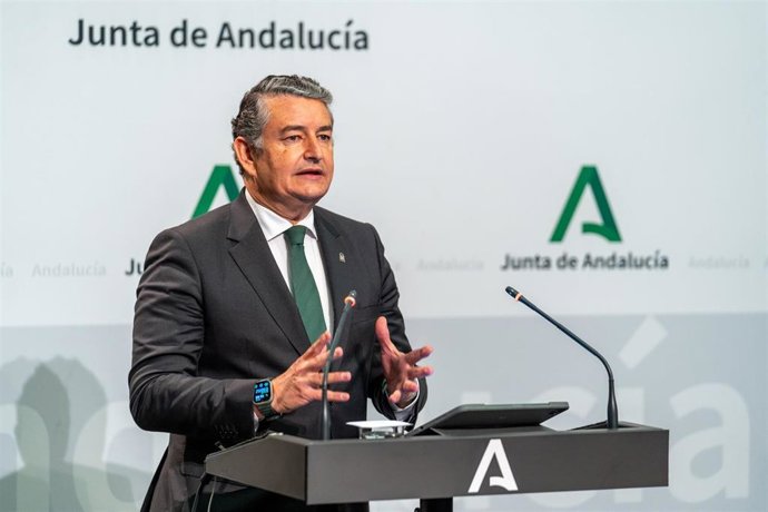 El consejero de la Presidencia, Interior, Diálogo Social y Simplificación Administrativa, Antonio Sanz 