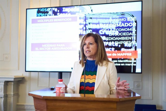 La CEO de Mapfre España, Elena Sanz, interviene durante la tercera jornada de los Cursos de Verano de 2024 de la UIMP, en el Palacio de la Magdalena, a 19 de junio de 2024, en Santander, Cantabria (España).