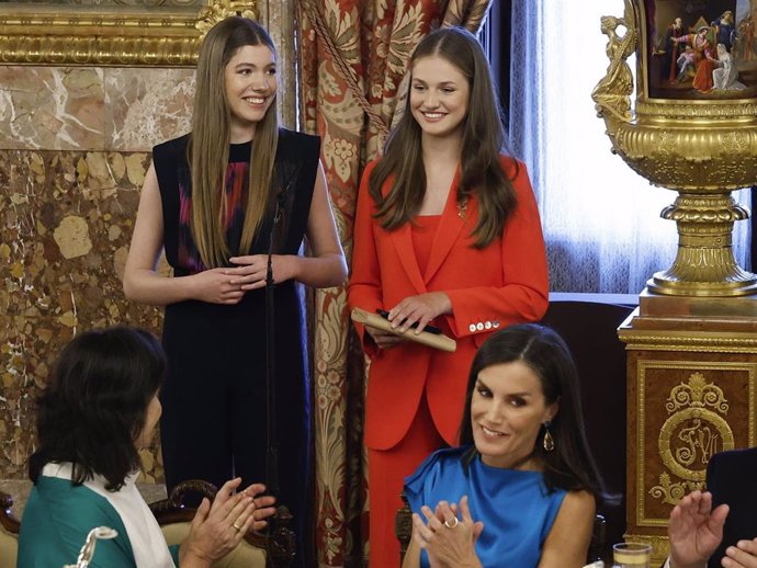 La Princesa Leonor y la Infanta Sofía han sorprendido a Felipe VI con unas emotivas palabras