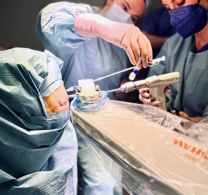 El Hospital del Mar realiza la "primera" intervención de cirugía láser para tratar con una ablación termal un gliobastoma en España