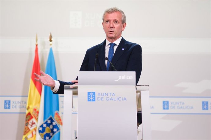 El presidente de la Xunta, Alfonso Rueda, comparece ante los medios.