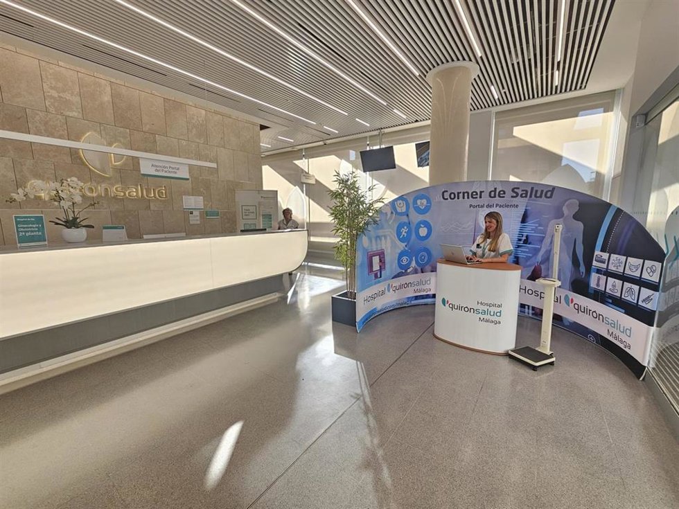 El Córner de Salud, ubicado en el hall del Hospital de Día Quirónsalud Málaga,