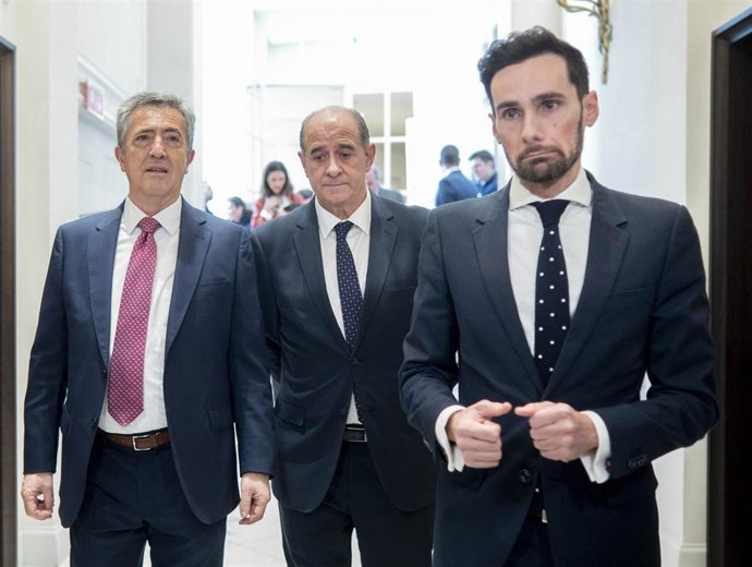 Archivo - El secretario de Estado del Interior, Rafael Pérez Ruiz, junto a los directores de la Guardia Civil y la Policía Nacional