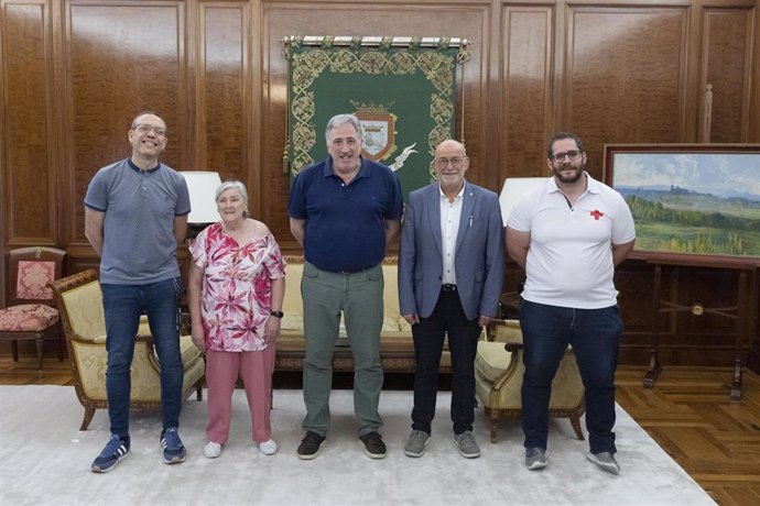 Ayuntamiento y Cruz Roja de Pamplona renuevan su compromiso en materia de protección civil y promoción del voluntariado.