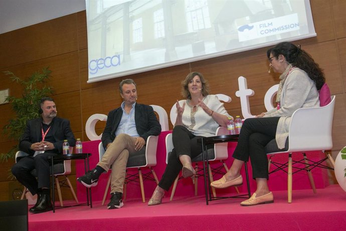 La consejera de Economía, Empresas y Empleo, Patricia Franco, ha participado en la mesa redonda ‘Impacto económico de los rodajes audiovisuales’ en el marco de la programación de la VIII edición de Conecta F&E, en el Palacio de Congresos de Toledo.