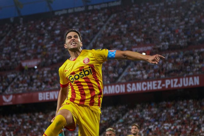 Archivo - Juan Pedro Ramirez "Juanpe" of Girona FC celebrates a goal during the spanish league, La Liga Santander, football match played between Sevilla FC and Girona FC at Ramon Sanchez Pizjuan stadium on May 1, 2023, in Sevilla, Spain.