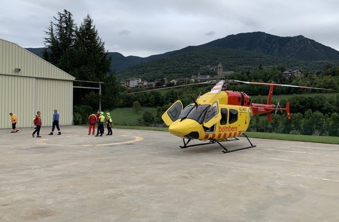 Helicóptero de los Bombers de la Generalitat en Tírvia