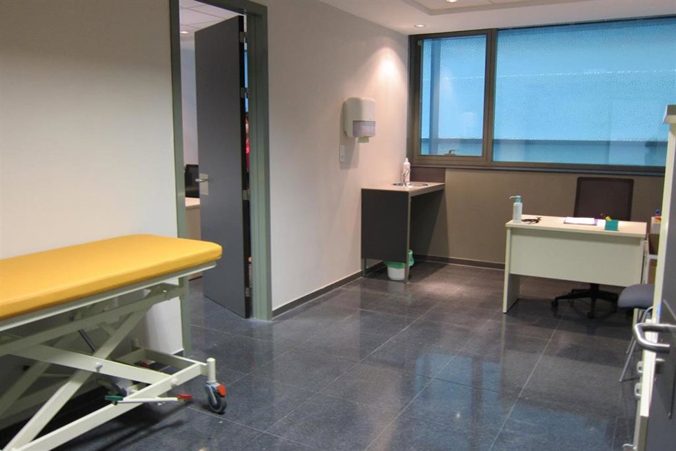 Archivo - Hospital, centro sanitario, centro de salud, consulta médica.