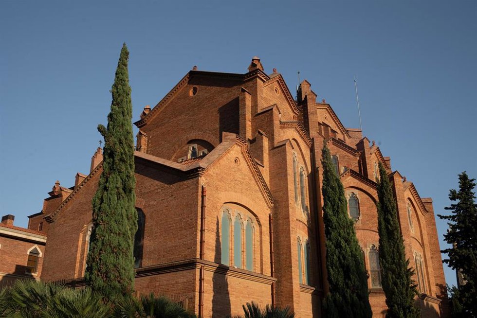 Archivo - Fachada de la Universitat Abat Oliba CEU (UAO CEU), a 9 de octubre de 2023, en Barcelona, Catalunya
