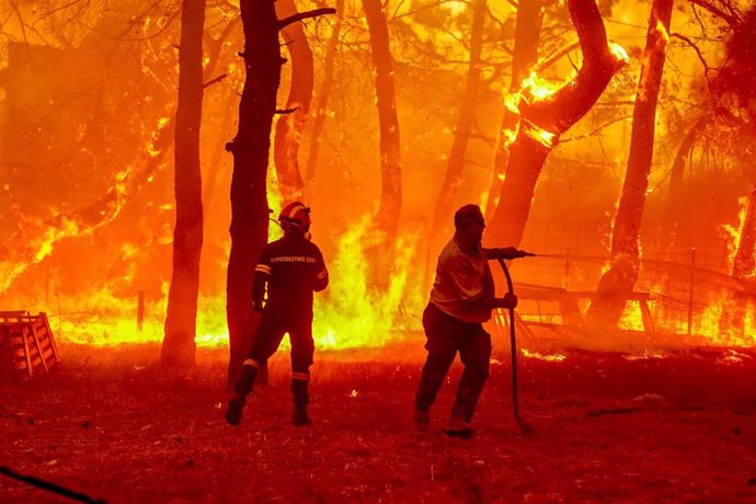 Archivo - Incendios forestales en la isla griega de Lesbos (imagen de archivo).