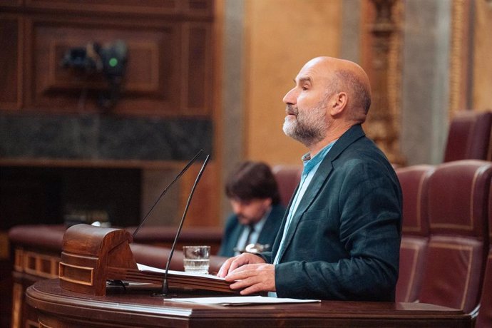 El diputado del BNG en el Congreso, Néstor Rego, durante una sesión plenaria, en el Congreso de los Diputados, a 11 de junio de 2024, en Madrid (España). El Pleno del Congreso debate hoy la toma en consideración de dos Proposiciones de Ley. La primera, so