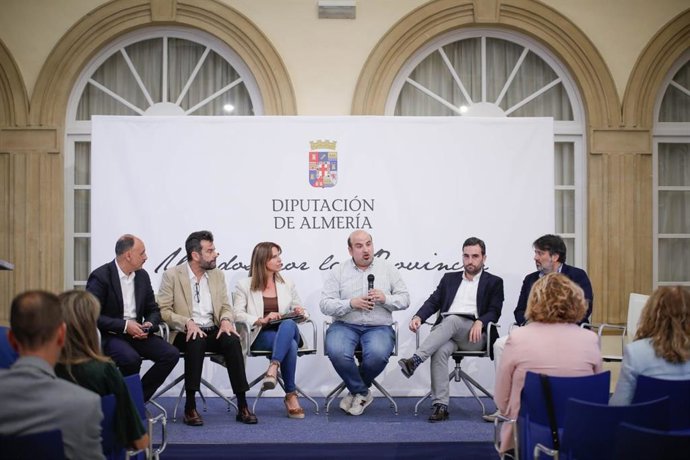 Jornada sobre el Cercanías en el Bajo Andarax de la Mesa en Defensa del Ferrocarril.