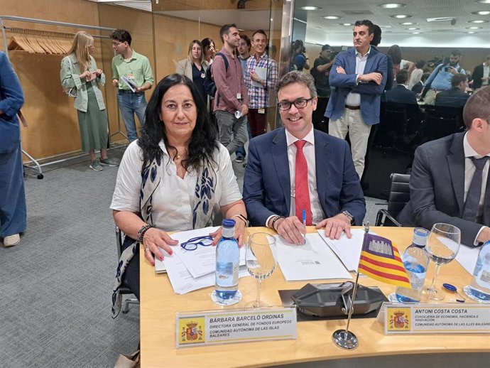 La directora general de Fondos Europeos, Brbara Barceló, y el vicepresidente del Govern y conseller de Economía, Hacienda e Innovación, Antoni Costa, en la IV Conferencia Sectorial del Plan de Recuperación, Transformación y Resiliencia.