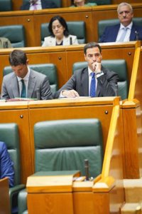 Pradales anuncia un plan de inversiones con 1.000 millones para modernizar y ampliar infraestructuras de Osakidetza